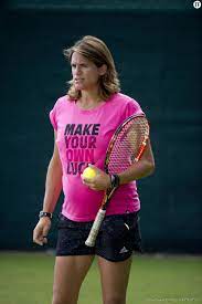 Sam) est née à brisbane, queensland, australia. Amelie Mauresmo Heureuse En Couple Avec Sa Compagne Et Son Fils Aaron Terrafemina