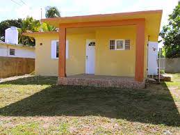 A total of five houses, a duplex, eight parking spaces and a commercial space. House For Sale 501 9th Ave Eltham Acres Spanish Town 11 600 000 Keez