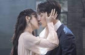 Mulai dari drama korea romantis, horor, fantasy sampai kriminal dengan kapanlagi.com kali ini rangkumkan rekomendasi drama korea terbaik 2018 yang bisa kamu tonton di viu. Rekomendasi 7 Drama Korea Terbaik Yang Bisa Ditonton Di Viu