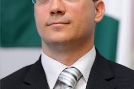 A 22 éves rácz zsófia, az emberi erőforrások minisztériumának ifjúságpolitikáért és esélyteremtésért felelős helyettes államtitkára, mr. Maruzsa Zoltan Az Uj Felsooktatasi Helyettes Allamtitkar Kdnp Hu