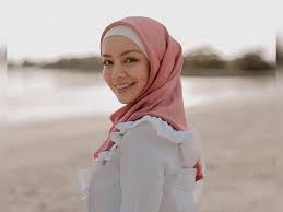 Iyalah, mereka berdua ini sering kali kelihatan bergambar bersama dan secara. Mira Filzah Wallpapers Wallpaper Cave