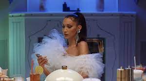 Turns out it's quite, errr, theatrical, judging by a vogue video showing the hadid siblings — gigi, bella, and anwar — having dinner with their mom yolanda. Gigi Hadid Parodies Iconic Beetlejuice Dinner Scene With Bella And Their Family Daily Mail Online