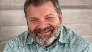 Max Moss's Instagram, Twitter & Facebook