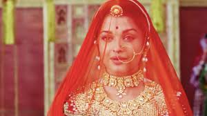 Investors generally buy gold or silver in bars as they are less expensive gold and silver bars are purchased per ounce. Is Gold A Good Investment In 2020 Best Ways To Invest In Gold Right Now Gq India