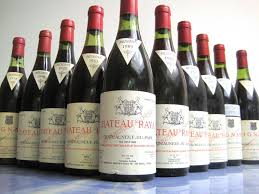 Red Wine France Bordeaux Haven T Tried French Wines Yet Chateau Du Pape I Hear Is The Best Design De Bouteille Chateauneuf Du Pape Vins Du Monde