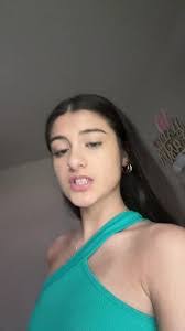 Elaine March's Instagram, Twitter & Facebook