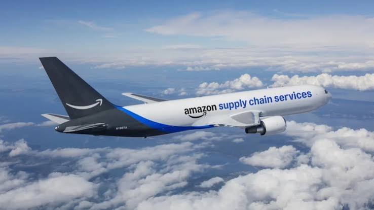 Amazon opens logistics network to external businesses