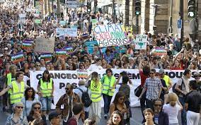 Le succès des diverses marches pour le climat organisées plus ou moins. Petition Pour Le Climat 1 7 Million De Signatures Et Maintenant Le Parisien