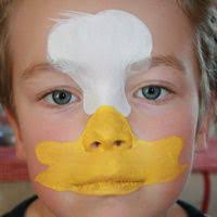 Schminken Sie Die Beruhmteste Ente Der Welt Kinderschminken Anleitung Beispiel Mit Schminktipps In 2020 Kinderschminken Kinder Schminken Kinderschminken Anleitung