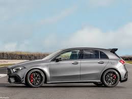 Mercedes Amg A45 2020 Avec Une Silhouette Elegante Et Dynamique Voiture Mercedes Mercedes Mercedes Amg