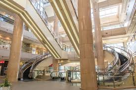Escalator dangers for children there have been at least 77 reports of entrapment—when hands, feet, or shoes (mostly clogs and slide sandals) get trapped in the escalator—since 2006. Have You Ever Seen A Curved Escalator Work In Japan For Engineers