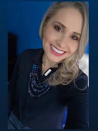 🌹🌹❣️🌹🌹 Red! ❤️ "Rosa formosa poesia na cor vermelha." Iris Borges  🌹🌹❣️🌹🌹 #instagood #inspiração #instagram #delicadeza #determinação  #delicadas #determination #mulheresinspiradoras #motivação  #mulheresqueinspiram #motivation #model ...