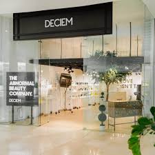 It's free of harmful alcohols, gluten, sulfates, parabens and silicones. Deciem Review Must Read This Before Buying