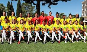 Selecao Feminina Faz Foto Oficial Da Copa Do Mundo Com Pernas Cruzadas Selecao Brasileira Feminina Selecao Brasileira Selecao Feminina De Futebol