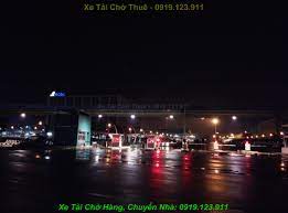Giữa đêm từ người lớn đến trẻ nhỏ ai cũng căng mắt, liên tục ngóng về cửa. Chá»Ÿ Hang Táº¡i San Bay Tan SÆ¡n Nháº¥t Ban Ä'em Xe Táº£i Chá»Ÿ Thue Chá»Ÿ Hang Thue 0919 123 911