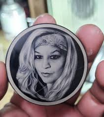 F1 og Acrilico negro 1/8 Ir D.d. 200 Power 70 Dpi 700 Imagen invertida  Escala de grises Para todos los que me apoyaron con las tutorias, si  necesitan ayuda con gusto (