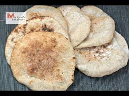 «حان الوقت أن رغيف العيش يزيد ثمنه، مش معقول أدي 20 رغيف بثمن سيجارة، هذا الأمر يجب أن يتوقف، مش هقول إننا هنزوده أوي ولكن هذا الأمر يجب أن يتوقف». Balady Bread Ø¹ÙŠØ´ Ø¨Ù„Ø¯ÙŠ Ù…ØµØ±ÙŠ Ø¨Ø§Ù„Ø±Ø¯Ø© Youtube