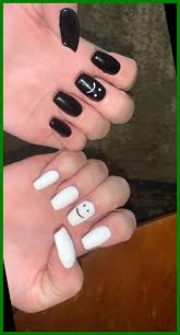 Black And White Nails 32 Halloween Nails Simple 2020 Edgy Nails Acrylic Nails Coffin Short Simple Acrylic Nails 5.blue with minion face nail art: pinterest