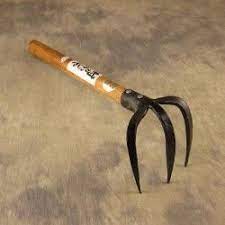 Hmm Should Try This Garden Tools Best Garden Tools Hand Cultivator