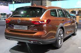 Той започна с лансирането на обновената insignia в края на 2013 г., а съвсем скоро ще усетя и последния му повей във формата на corsa. Datei Opel Insignia Country Tourer Back Img 0918 Jpg Wikipedia