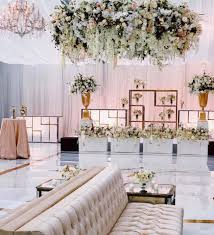 The former toronto maple leaf, (recently traded to the colorado avalanche) and his gorgeous bride. Casa Loma After The I Do S We Dance Casa Loma S Glass Facebook