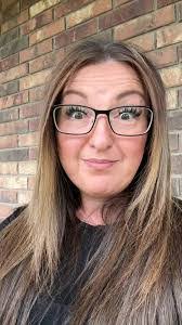 Amanda Bohrer's Instagram, Twitter & Facebook