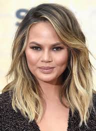 40 stylish and sassy bobs for round faces women with round faces or chubby cheeks sometimes feel that they have to wear their hair long or add extensions to draw. 60 Gorgeous Hairstyles For Round Faces Yve Style Com
