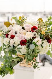 Wedding Ceremony Flowers In 2020 Wedding Centerpieces Wedding Ceremony Flowers Ceremony Flowers