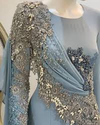 Floral maxi dress dengan desain off shoulder dan wrap skirt ini bisa untuk inspirasi baju tunangan yang cukup kasual. 67 Baju Tunang Terkini Ideas Dresses Fashion Malay Wedding Dress