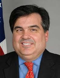 Arnold Chacon's Instagram, Twitter & Facebook