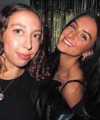 Sidney Earley's Instagram, Twitter & Facebook