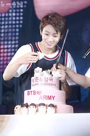 In all honesty, he was your captor, but you didn't want to call him that anymore. Pin By Anna Paola Guzman Camacho On Bts Bts Jungkook Birthday Bts Birthdays Bts Cake