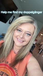 Amber Daggett's Instagram, Twitter & Facebook