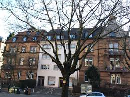 Unsere seniorenwohnungen ermöglichen unseren mieterinnen und mietern, ein selbständiges leben zu führen und bieten gleichzeitig seniorengerechten komfort: 2 Zimmer Wohnung Zum Verkauf Glumerstrasse 13 79102 Freiburg Wiehre Mapio Net