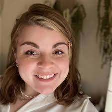 Amy Lint's Instagram, Twitter & Facebook