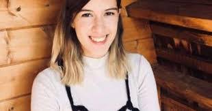 Alison Dey's Instagram, Twitter & Facebook