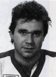Player photos for the 1975-76 Sudbury Wolves at hockeydb.com