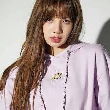 Como se ve mejor Lisa? ¿Cabello café, rubio o naranja? :3