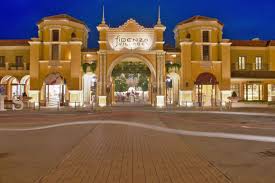 Launching with an extravaganza of light and colour inspired by the traditional lighting ceremonies of sicily, fidenza village has kicked off its celebrations for 'parma, italian capital of culture 2020'. Fidenza Village Novita Rinnovata Proposta Turistica E Voglia Di Shopping Travelglobe