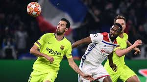 Malgré l'espoir, lyon a craqué en fin de match et laisse le fc barcelone filer en quarts de finale de la ligue des champions grâce à un doublé de lionel messi, et des buts de gérard piqué, philippe coutinho et ousmane dembélé. Lyon Vs Barcelona Football Match Summary February 19 2019 Espn