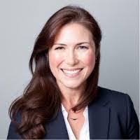 Leeann Dillon's Instagram, Twitter & Facebook