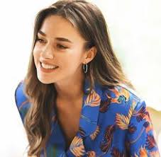 Bengü soral' a güzellik sırları sorulduğunda farklı bir uygulama yapmadığını, düzenli spor ve dengeli beslenme ile güzelliğini koruduğunu söylüyor. 55 Bensu Soral Ideas Turkish Actors Actresses Actors