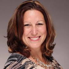 Heather Arthur's Instagram, Twitter & Facebook