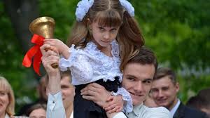 сценарий на последний звонок 11 класс необычный поздравление учителям Scenarij Poslednij Zvonok 11 Klass 2018 God Interesnyj I Originalnyj S Rolyami