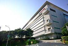 由力晶半導體轉型的晶圓代工廠力積電，25日舉行銅鑼新廠動土典禮。總投資達新台幣 2,780 億元的力積電網鑼 12 吋晶圓廠，總產能預計每月 10 萬片，將自 2023 年起分期投產。預計完成之後，將在竹，苗地區創造逾 3,000 個優質工作機會，滿載年產值超過 600 億元。 åŠ›ç©é›» Wikiwand