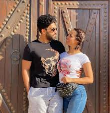 جددت الفنانة رانيا يوسف تحذير أصدقائها، من التعامل مع تطبيق 'الواتس آب'، الخاص بها، حيث نشرت تحذيرًا جديدًا عبر خاصية الاستوري عبر حسابها الرسمي علي موقع تبادل الصور والفيديوهات، 'انستجرام'. Ø±Ù†Ø§ Ø³Ù…Ø§Ø­Ø© Ù„Ù„ÙØªÙŠØ§Øª Ø§Ù†ØªØ¸Ø±ÙŠ Ù…Ù† ÙŠØ³Ø¹Ø¯Ùƒ Ø£Ø®Ø¨Ø§Ø± ØµØ­ÙŠÙØ© Ø§Ù„Ø±Ø¤ÙŠØ©