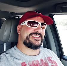 What is a good metal detector for beginners with accessories?