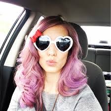 Samantha Schuster's Instagram, Twitter & Facebook