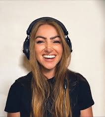 Meaghan Hanley's Instagram, Twitter & Facebook