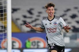 Dos goles en contra de colo colo. Luciano Arriagada El Crack De Los Descuentos Los Tres Goles Del Delantero De Colo Colo Duplos